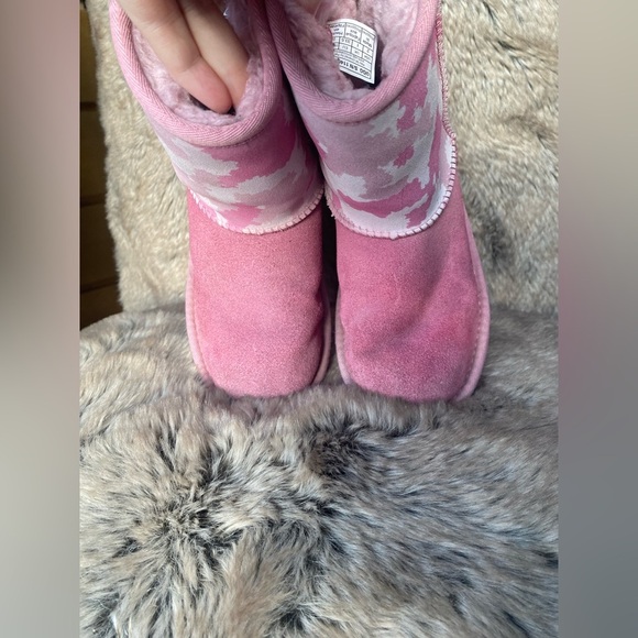Girls Ugg Classic Mini Jagged Camo Boot Size 2 - Picture 10 of 10
